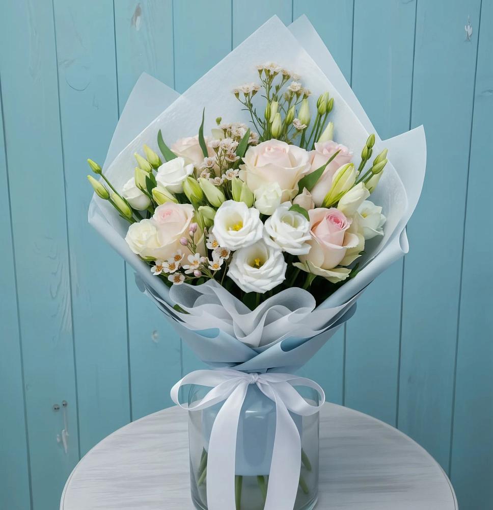 Букет цветов из: Розы и Лизиантусы в Ветлужском Костромской области