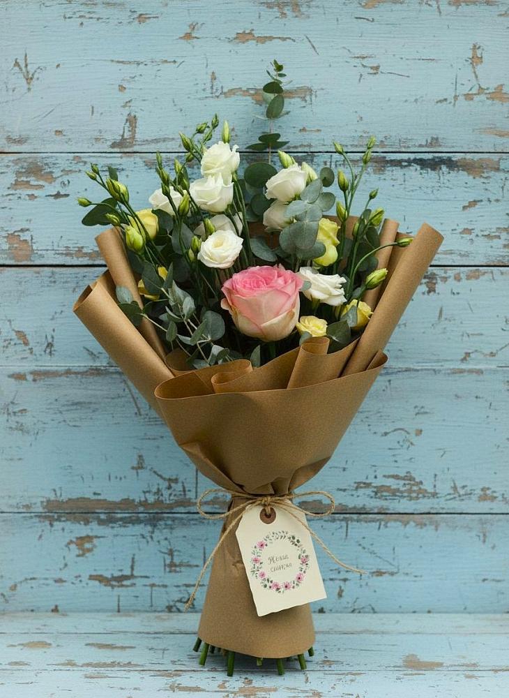 Букет цветов из: Розы и Лизиантусы в Ветлужском Костромской области