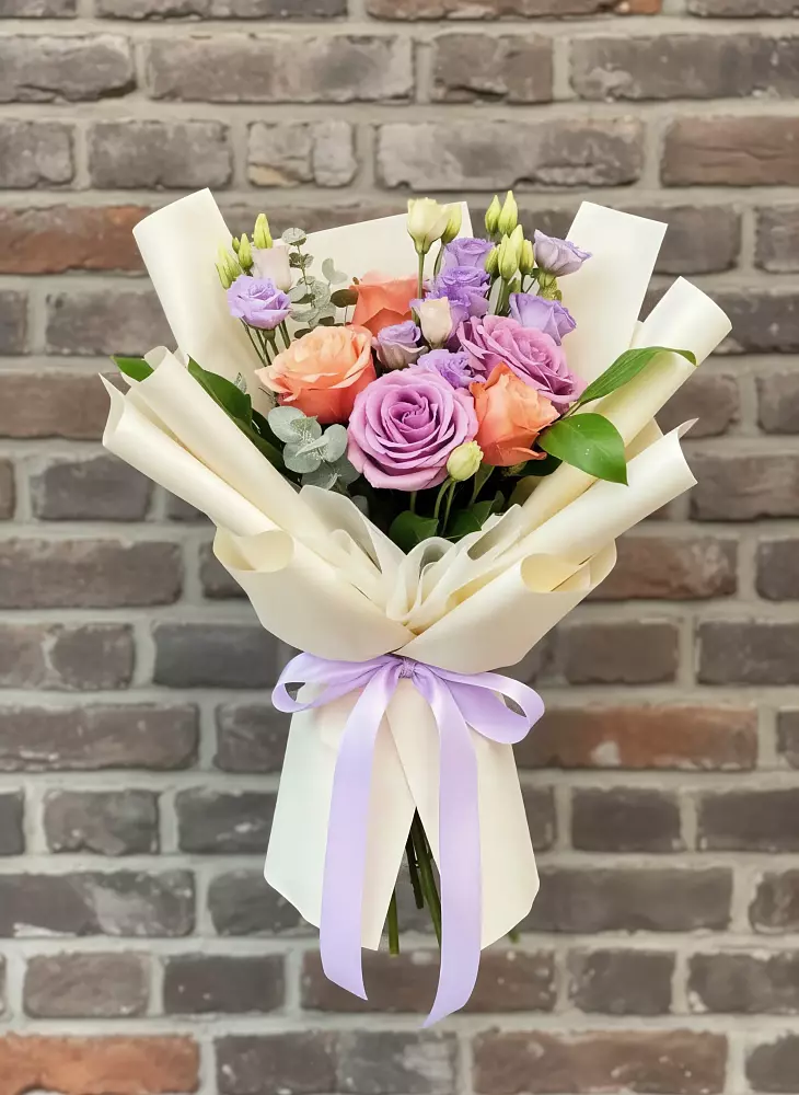 Букет цветов из: Лизиантусы и Розы в Ветлужском Костромской области