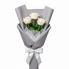 Букет 3 белые розы в Ветлужском Костромской области