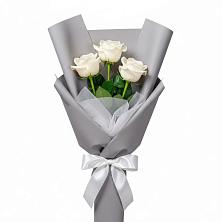 Букет 3 белые розы в Ветлужском Костромской области