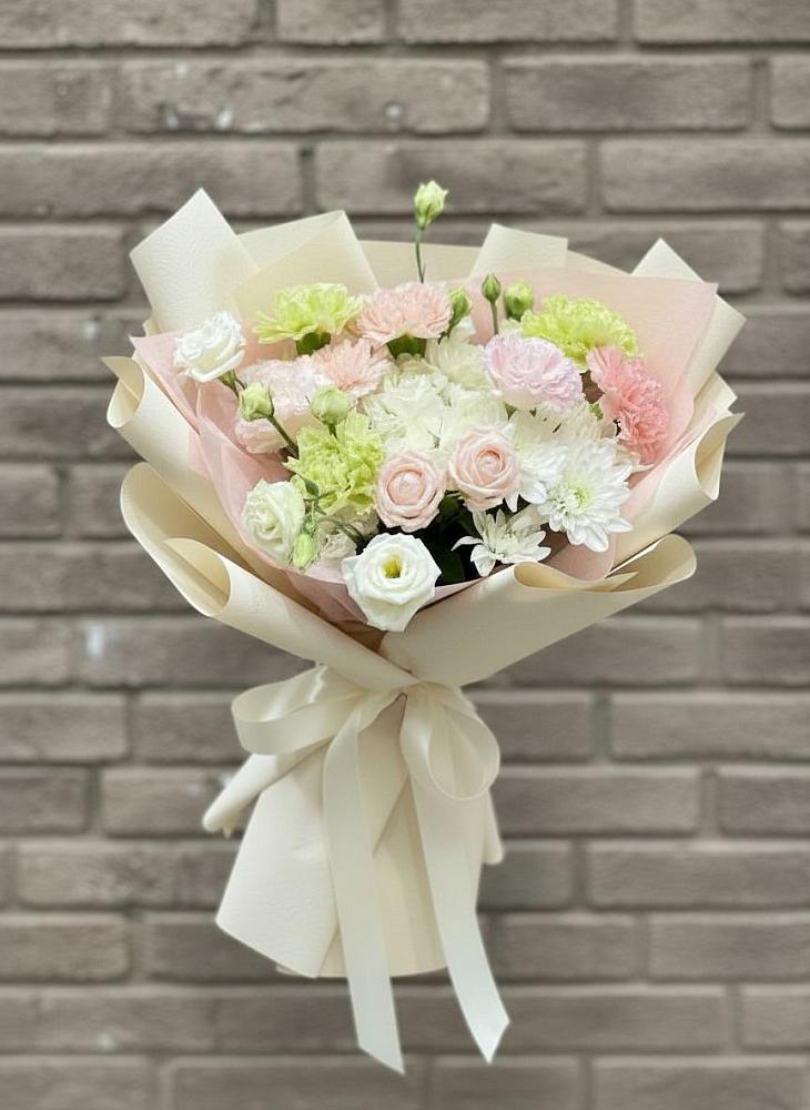 Букет цветов из: Гвоздики, Розы, Лизиантусы и Хризантемы в Ветлужском Костромской области