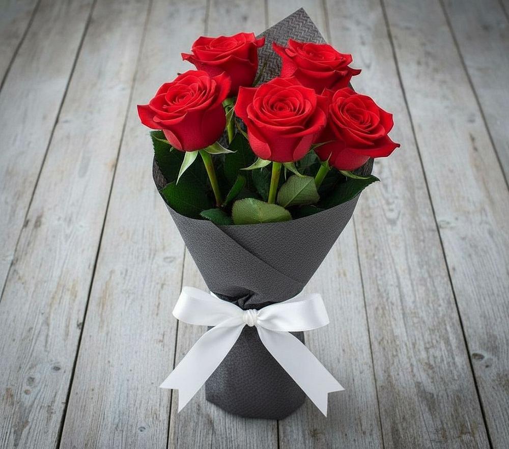 Букет 5 Красных роз Эдлесс Лав в Ветлужском Костромской области
