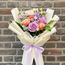 Букет цветов из:  Лизиантусы и Розы в Ветлужском Костромской области