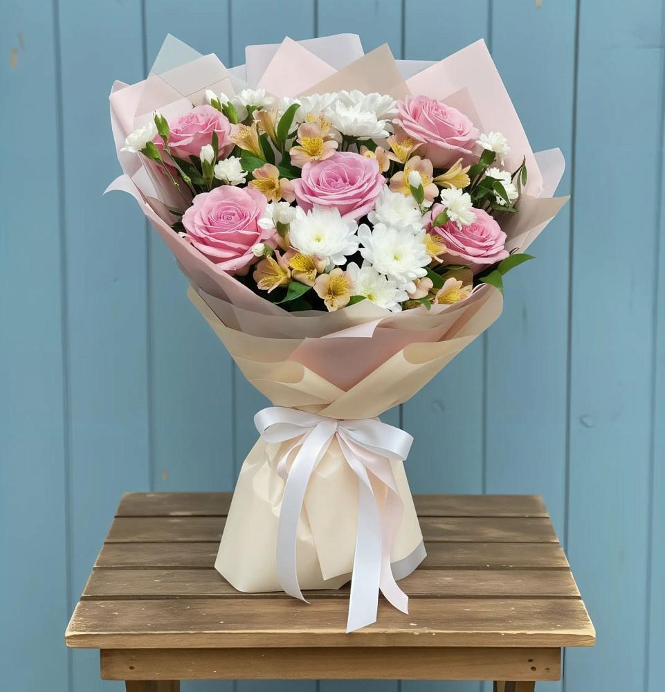 Букет цветов из: Гвоздики, Орхидеи и Розы в Ветлужском Костромской области