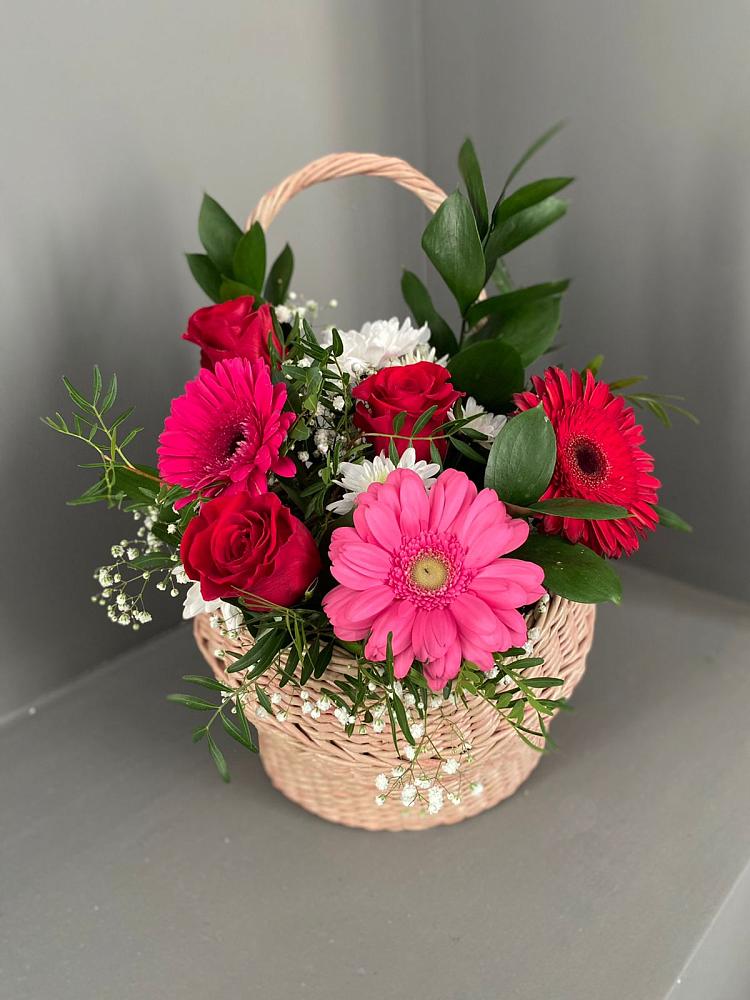 Цветочная композиция из Розы, Хризантемы и Герберы в корзине в Ветлужском Костромской области