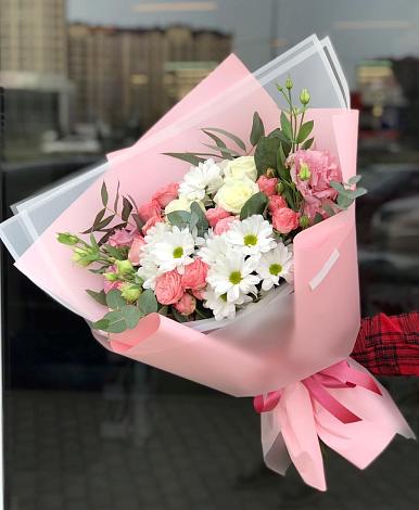 Букет цветов из: Розы, Лизиантусы и Хризантемы в Ветлужском Костромской области